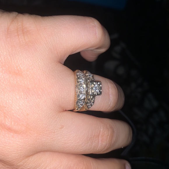 14kt gold Diamond ring size 7 - Picture 3 of 9